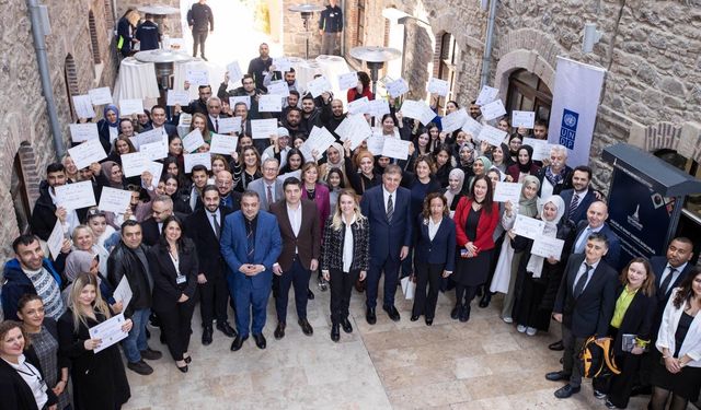 Roman gençler Meslek Fabrikası ile hayata tutundu