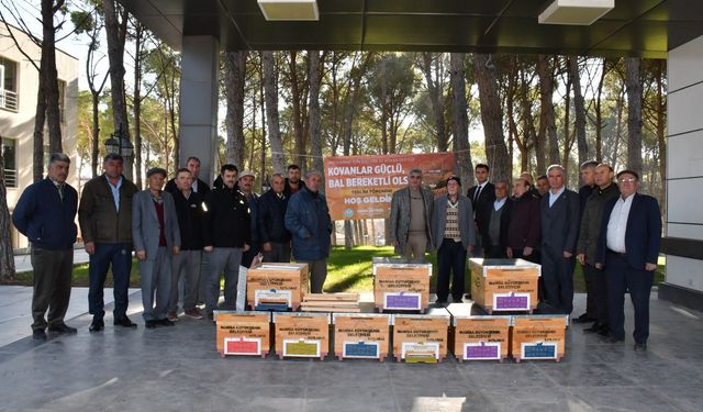 Manisa’da belediyeden üreticiye kovan desteği