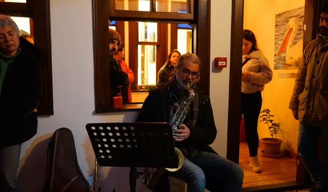 ‘Her İkisi de’ Venue Agora’da açıldı