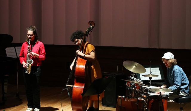 32. İzmir Avrupa Caz Festivali Mother "Tzivaeri" konseriyle sürdü