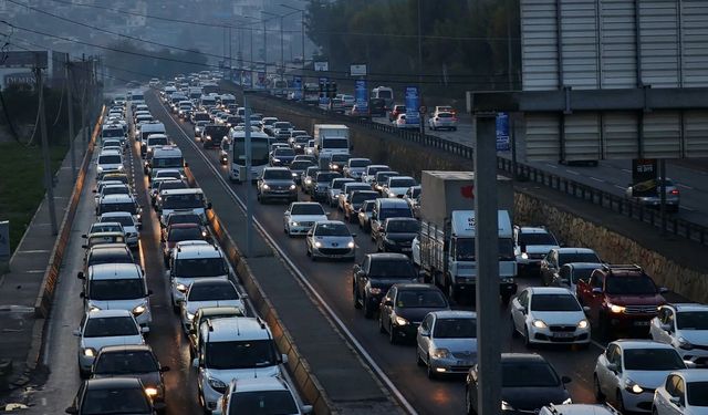 TÜİK açıkladı: İzmir'de araç sayısı 2 milyona dayandı!
