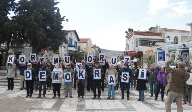 Foça'da İmamoğlu protestosu!