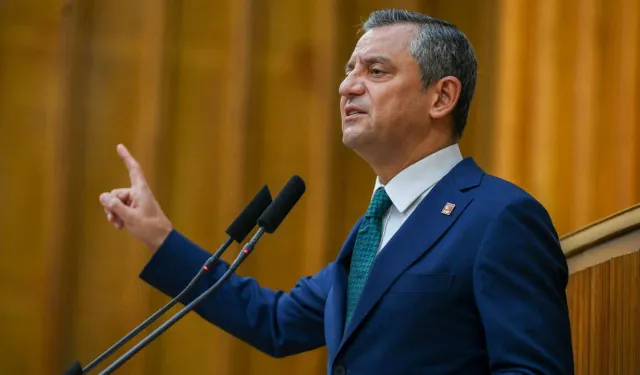Özel'den Erdoğan'a tepki: Demokrasi treninden indi, darbecilerin safına katıldı