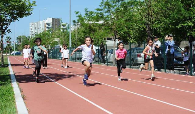 Atletizm pistinde bayram coşkusu!