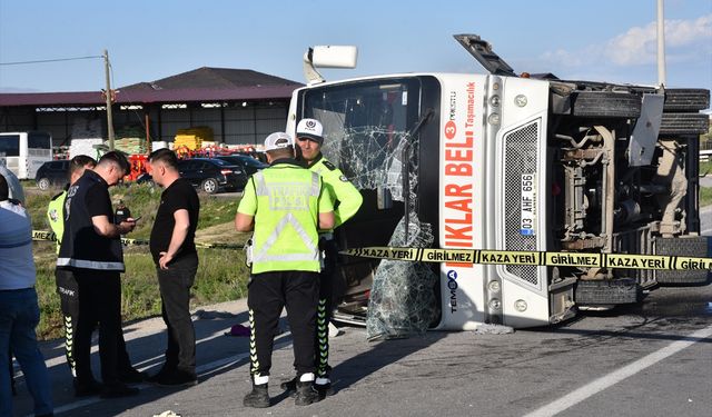 Afyonkarahisar'da feci kaza: 12 kişi yaralandı