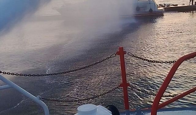 Muğla'da tekne yangını: KEGM ekiplerince söndürüldü