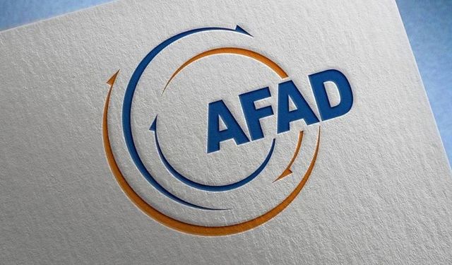 AFAD: Hasarlı yapılara kesinlikle girmeyin