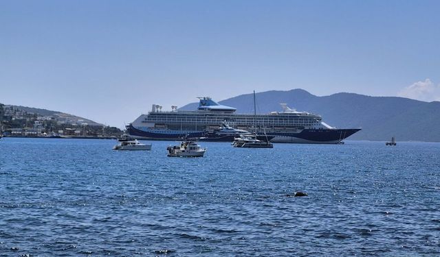 Muğla'ya kruvaziyerle turist akını