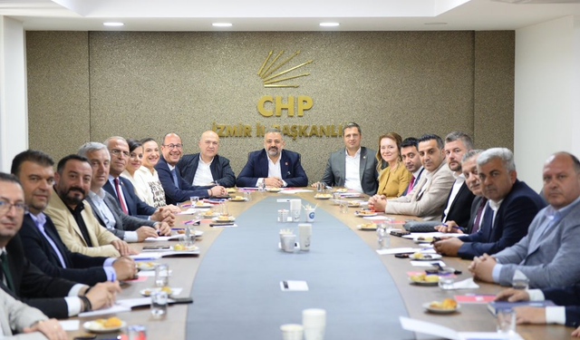 CHP İzmir'de 19 Mayıs hazırlığı zirvesi: 3 ayrı toplantıda kritik kararlar!