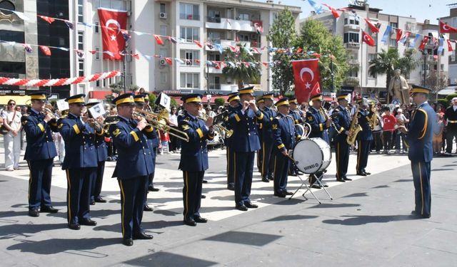 İzmir'de 23 Nisan'a özel bando konseri