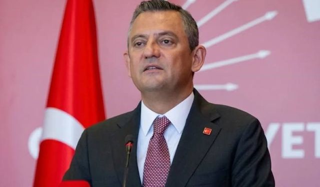 Özel'den '23 Nisan' paylaşımı: 'O'nun izi var'