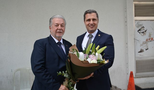 İzmir esnafından CHP'li Yücel'e katı atık ve su sitemi!