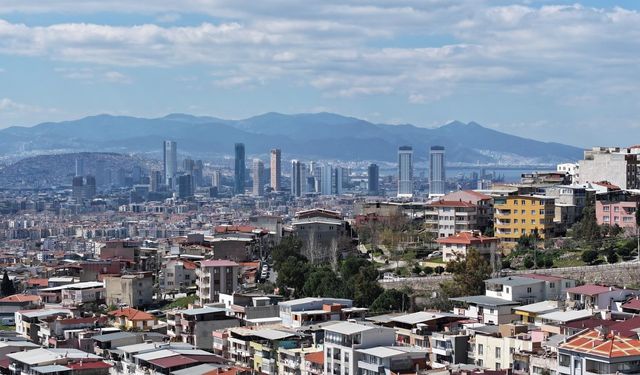 Büyükşehir'den deprem ve heyelana hazırlık... İzmir'in röntgeni çekiliyor!