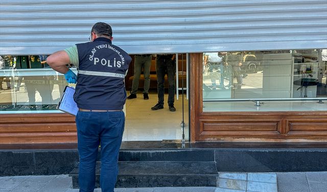 Uşak'ta kuyumcuya silahlı saldırı: 2 kişi yaralandı
