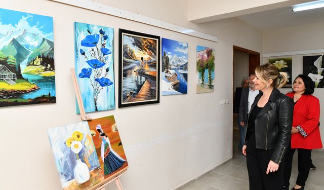 Çiğli'de kursiyerlerin eserleri sergilendi