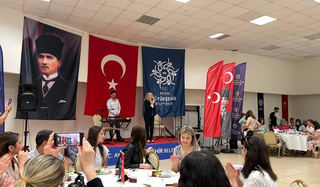 Aydınlılar Anneler Günü’nü Büyükşehir Belediyesi ile birlikte kutladı