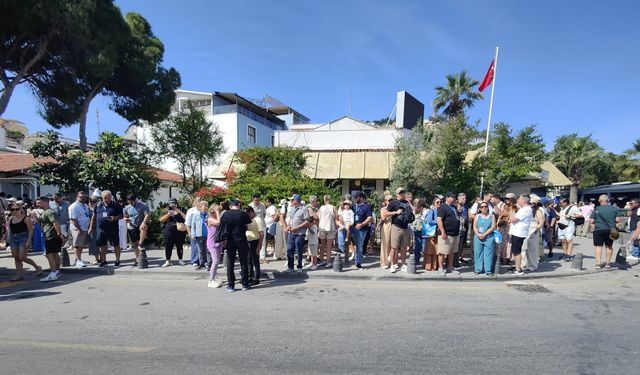 Kuşadası'na kruvaziyerle turist akını!