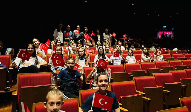 ÇKSM öğrencileri “1923” müzikalini izledi