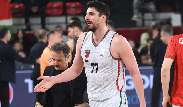 Karşıyaka'da basketbolda Muhsin zirvede