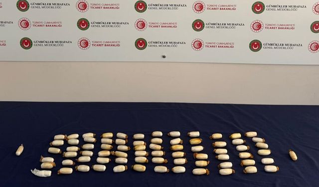 Midesinde uyuşturucu saklayan iki şüpheli tutuklandı