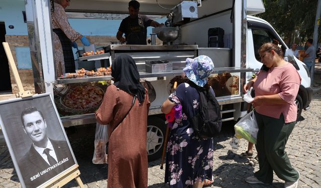 Güzelbahçe’de Ferdi Zeyrek adına lokma döküldü