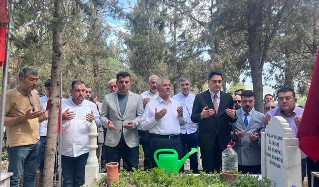 MHP İzmir ülkücü şehitleri andı!