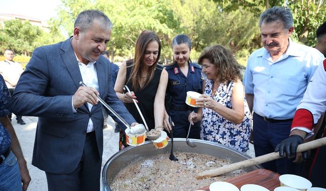 Karşıyaka’da geleneksel aşure buluşması