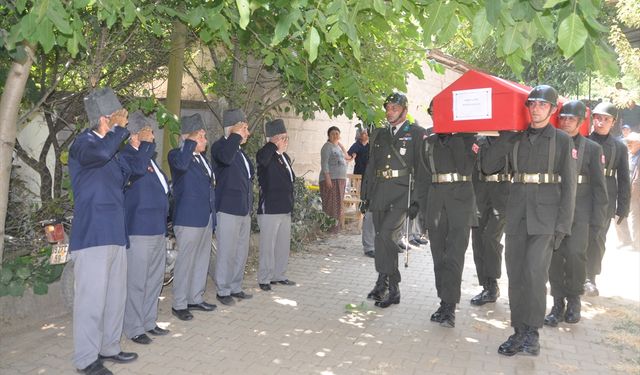 İzmir'de Kıbrıs gazisine son görev!