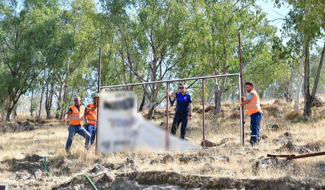 Çiğli'de izinsiz reklam tabelaları ile mücadele!