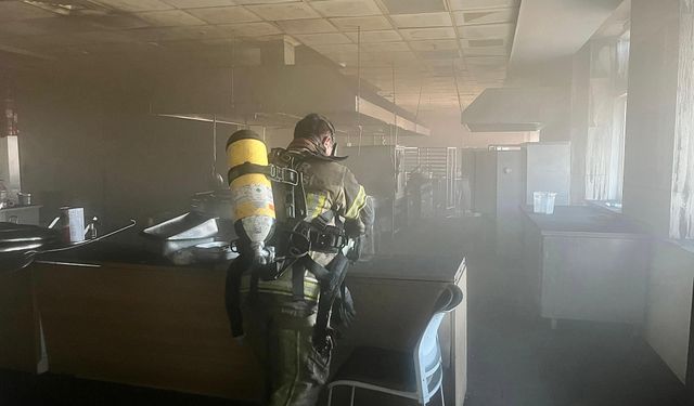 Hastalar tahliye edildi... Torbalı'da hastanede yangın!