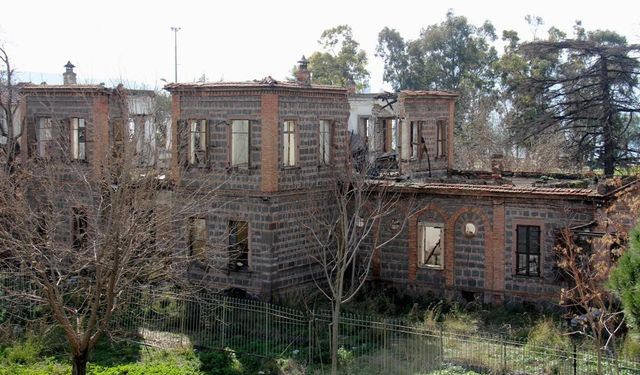 Bayraklı’da tarihi köşkleri ayağa kaldıracak plan!
