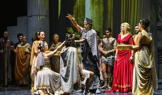 İzmir Devlet Opera ve Balesi sezonu "Troya" ile açtı