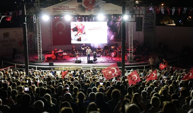 Çeşme’nin kurtuluşu coşkuyla kutlandı!