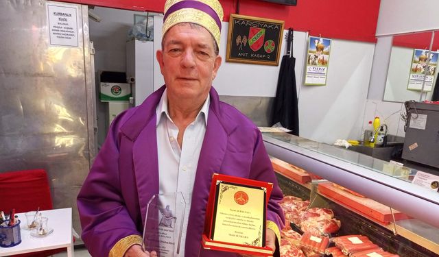 Karşımda tavukçu var diye tavuk satmadım!