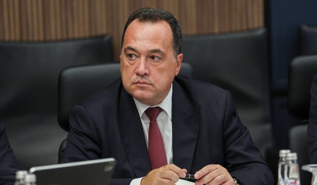 Belediye başkanı sonuna kadar siyasi figürdür!