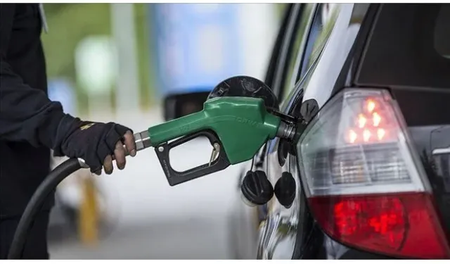 Motorine zam geldi: Zam pompa fiyatlarına yansıtıldı.