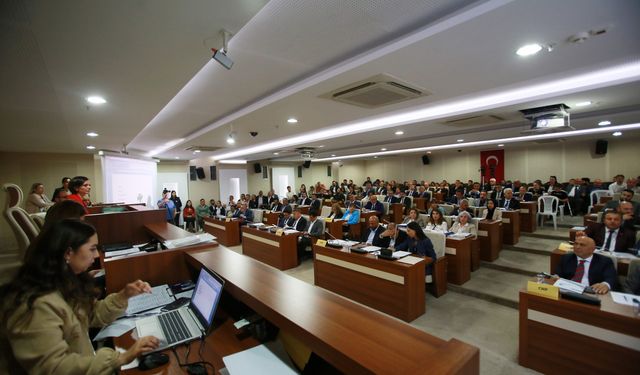 Karabağlar’da gergin oturum… Kınay’dan ‘meclisi kapatırım’ çıkışı!