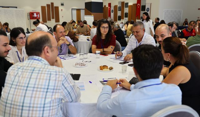 Karabağlar'da 'kentsel dönüşüm' masası!