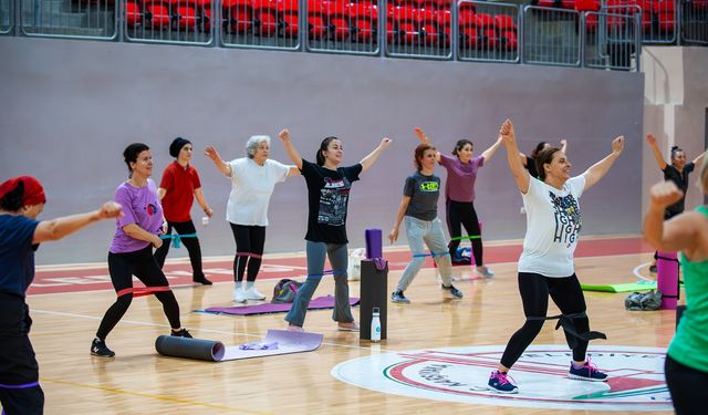 Karşıyaka’da sabah aktiviteleri spor salonlarına taşındı
