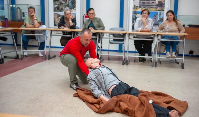 Karşıyaka Afet Gönüllüleri’nde 2. dönem kayıtları başladı