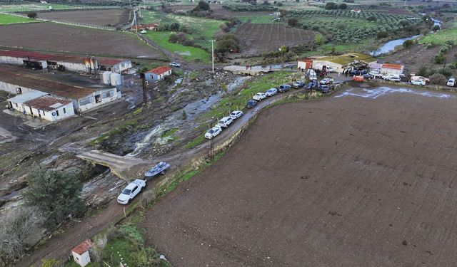 Foça’dan ilk hasar raporu… Çiftçilerden ‘ödemeler ertelensin’ talebi!