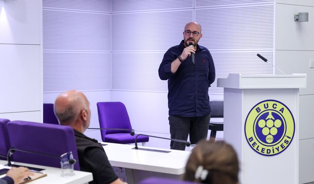 Buca Belediyesi’nden zeytin budama eğitimi