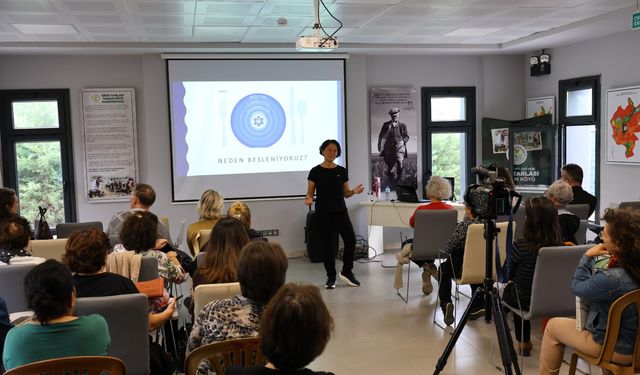 Efes Tarlası Yaşam Köyü’nde fonksiyonel beslenme söyleşisi