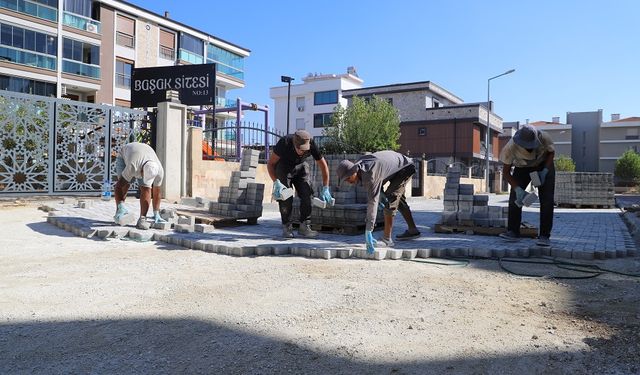 Menderes’in yolları yenileniyor