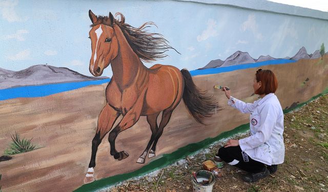 Menderes’te duvarlar tuvale dönüştü