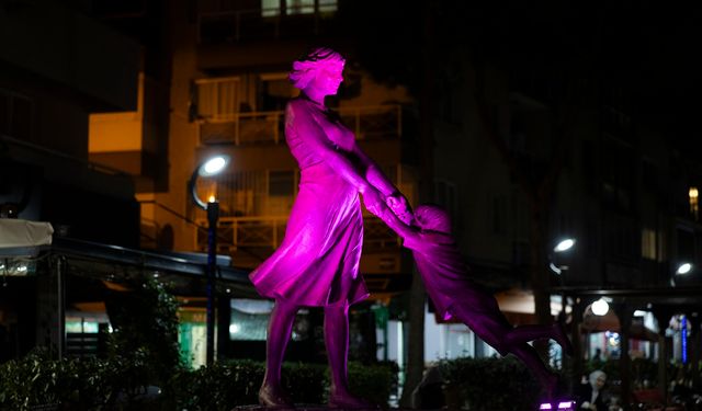 Balçova’dan ‘Onkolojik Adalet İçin Pembe Işık’ mesajı