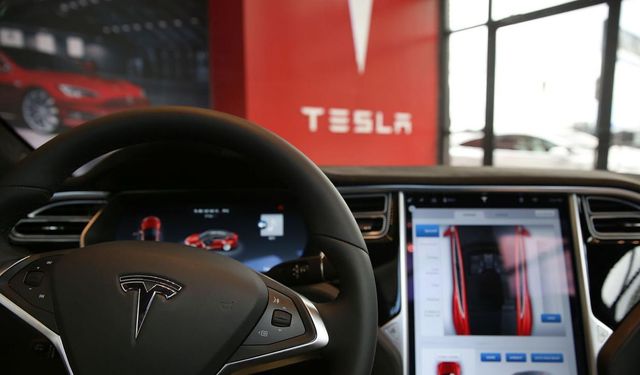 Tesla, yaklaşık 13 bin aracını geri çağırıyor