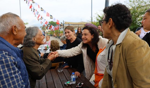 Efes Tarlası Yaşam Köyü’nde Üretici Pazarı kapılarını açtı!