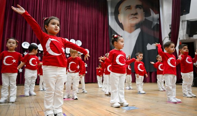 Miniklerden büyük Cumhuriyet coşkusu