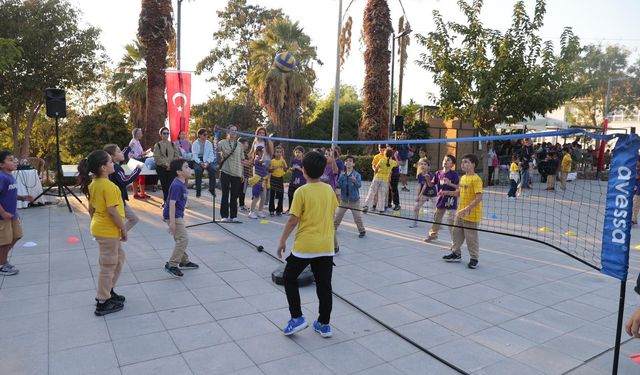 Yüce Sonkurt Parkı yeni yüzüyle Konak’a nefes oldu